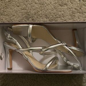 Silver heels, QIY, 7 1/2